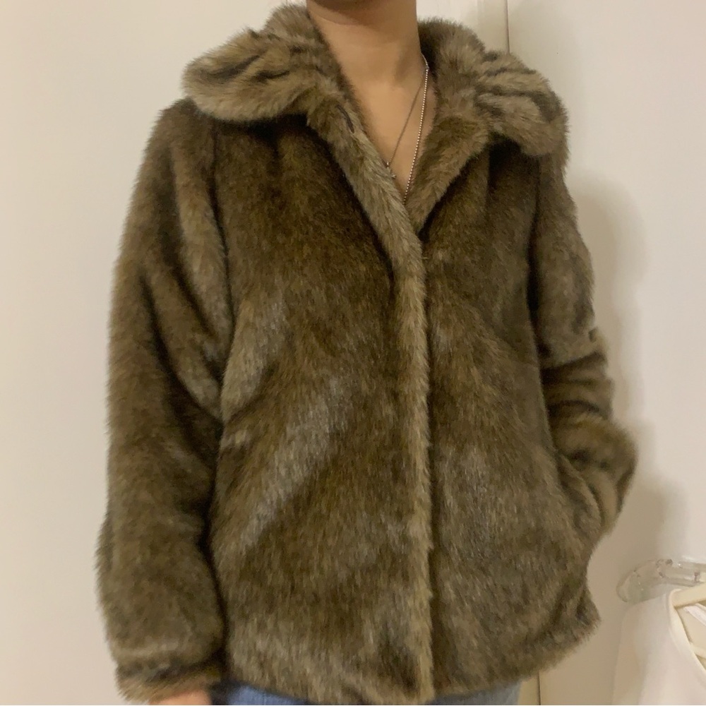 Mob Wife Brown Faux Fur Short Collar Jacket - Picture 2 of 6